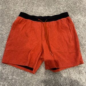 Luluemon ease the day short XL